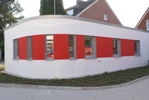 Eventuell reflektiert die verwendete rote Farbe nicht genug Wärme
